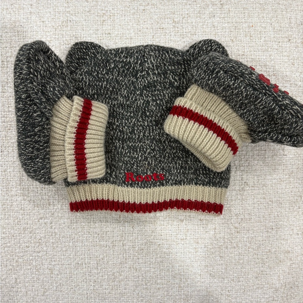Roots Cozy Gray and Cream Baby Booties and Toque